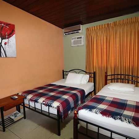 Hostal Cocos Inn Panama-Stad Buitenkant foto