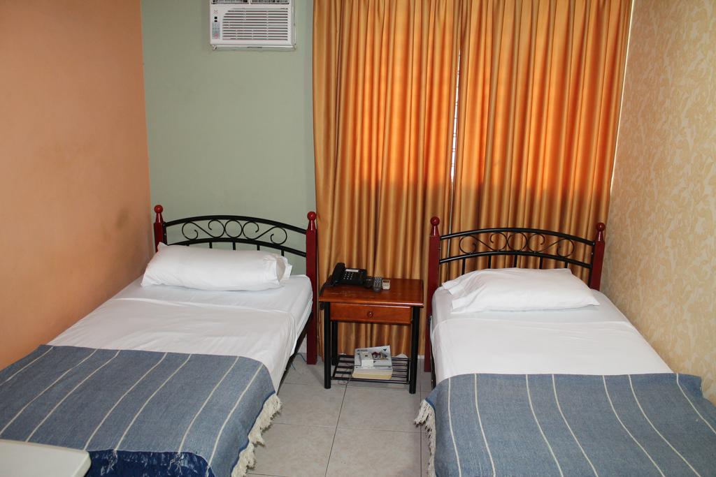 Hostal Cocos Inn Panama-Stad Buitenkant foto
