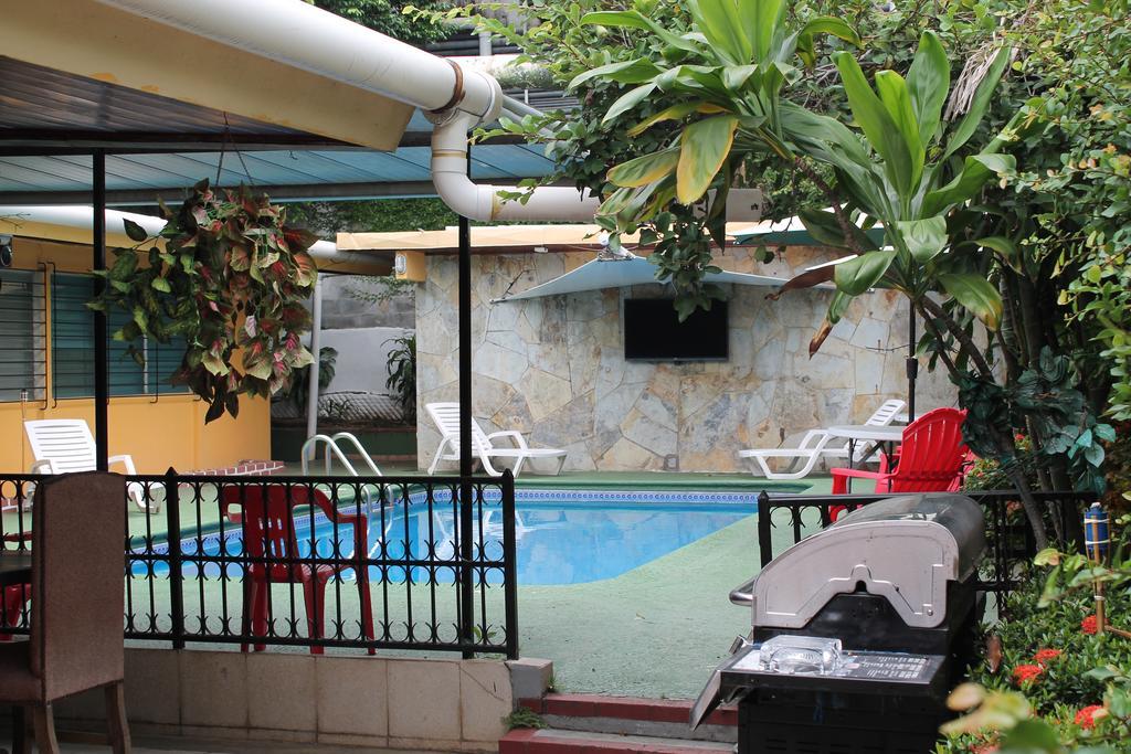 Hostal Cocos Inn Panama-Stad Buitenkant foto