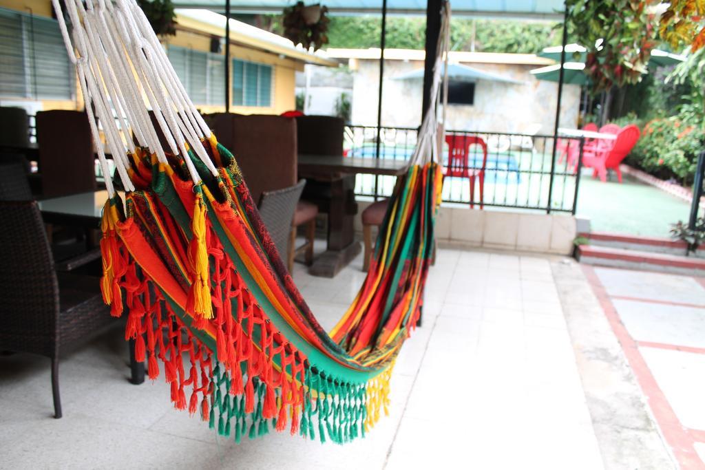 Hostal Cocos Inn Panama-Stad Buitenkant foto