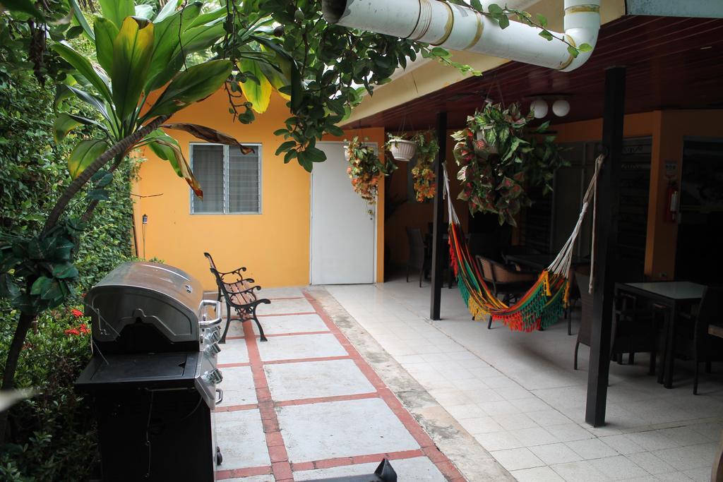 Hostal Cocos Inn Panama-Stad Buitenkant foto