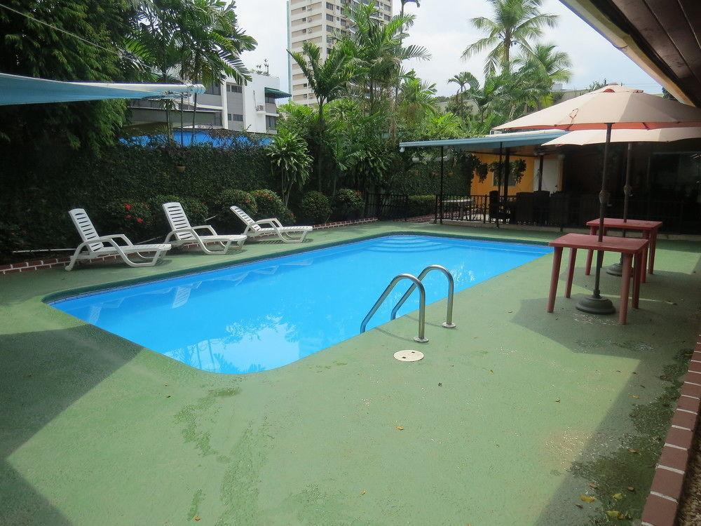 Hostal Cocos Inn Panama-Stad Buitenkant foto