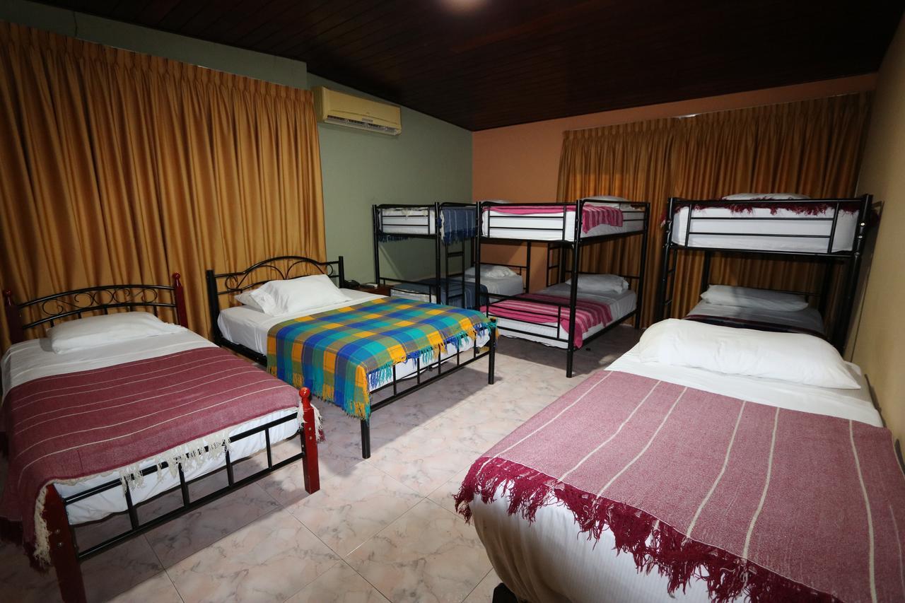 Hostal Cocos Inn Panama-Stad Buitenkant foto