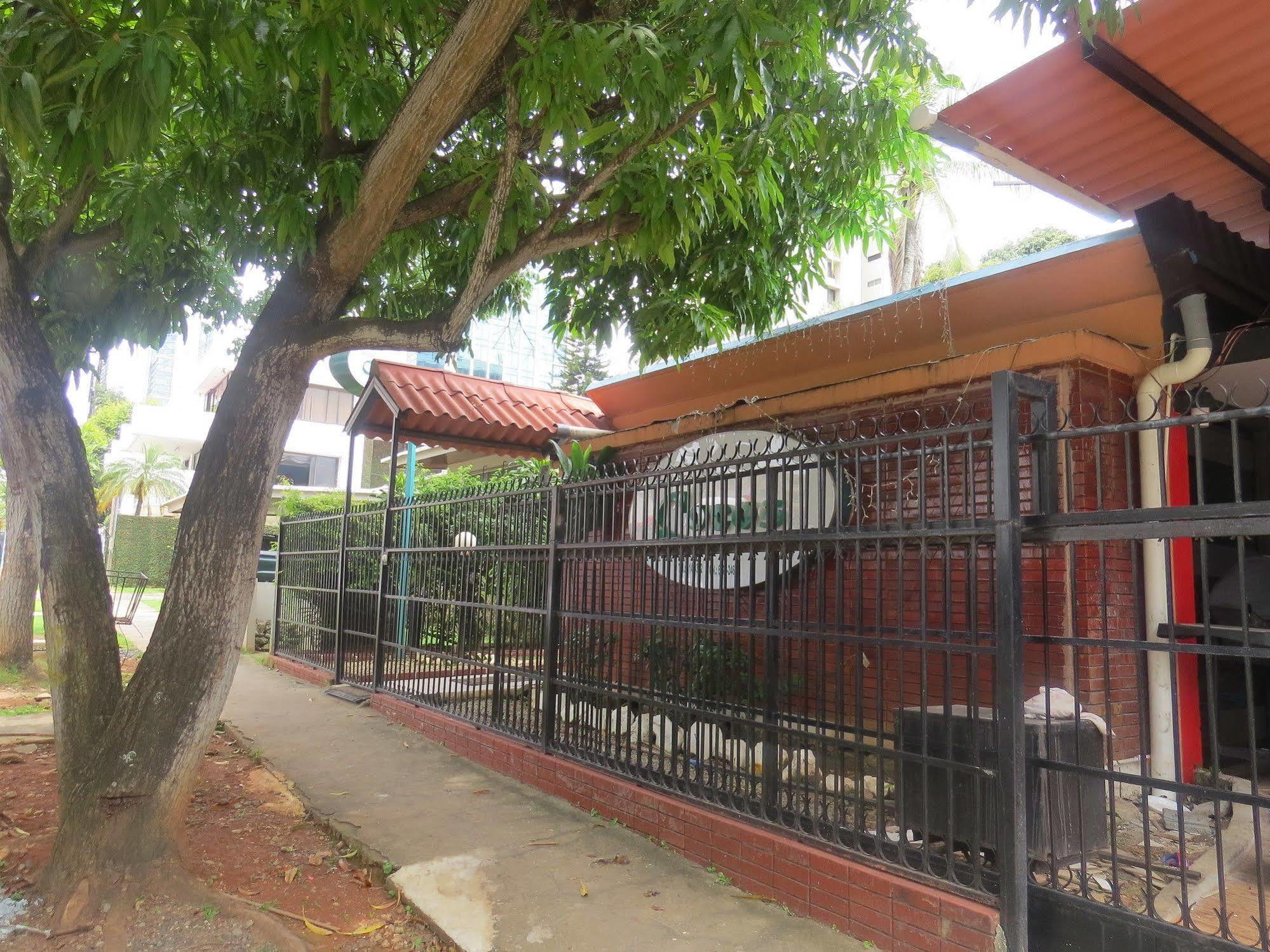 Hostal Cocos Inn Panama-Stad Buitenkant foto