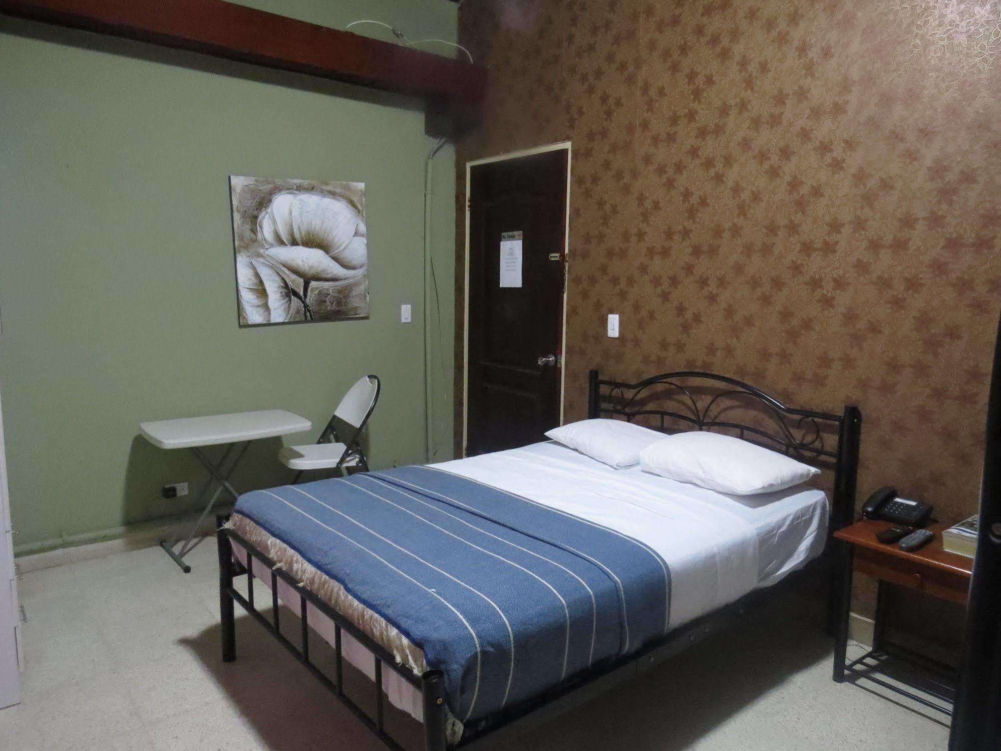 Hostal Cocos Inn Panama-Stad Buitenkant foto